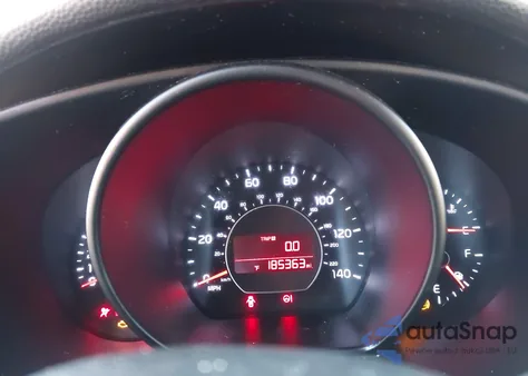 2015 Kia Soul z USA, uszkodzony, nr VIN KNDJN2A29F7808865